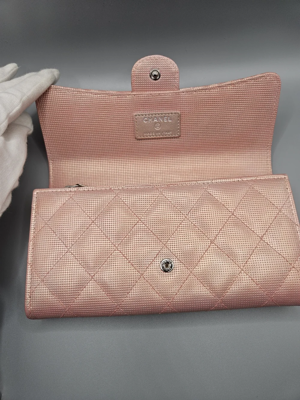 🩷CHANEL Authentic Metallic Calfskin Quilted Pixel Effect Large Flap Wallet🩷